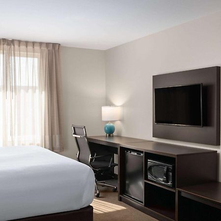 La Quinta Inn & Suites By Wyndham ワナッチー エクステリア 写真