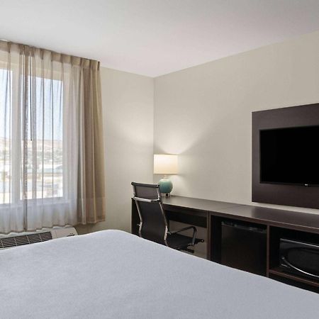 La Quinta Inn & Suites By Wyndham ワナッチー エクステリア 写真