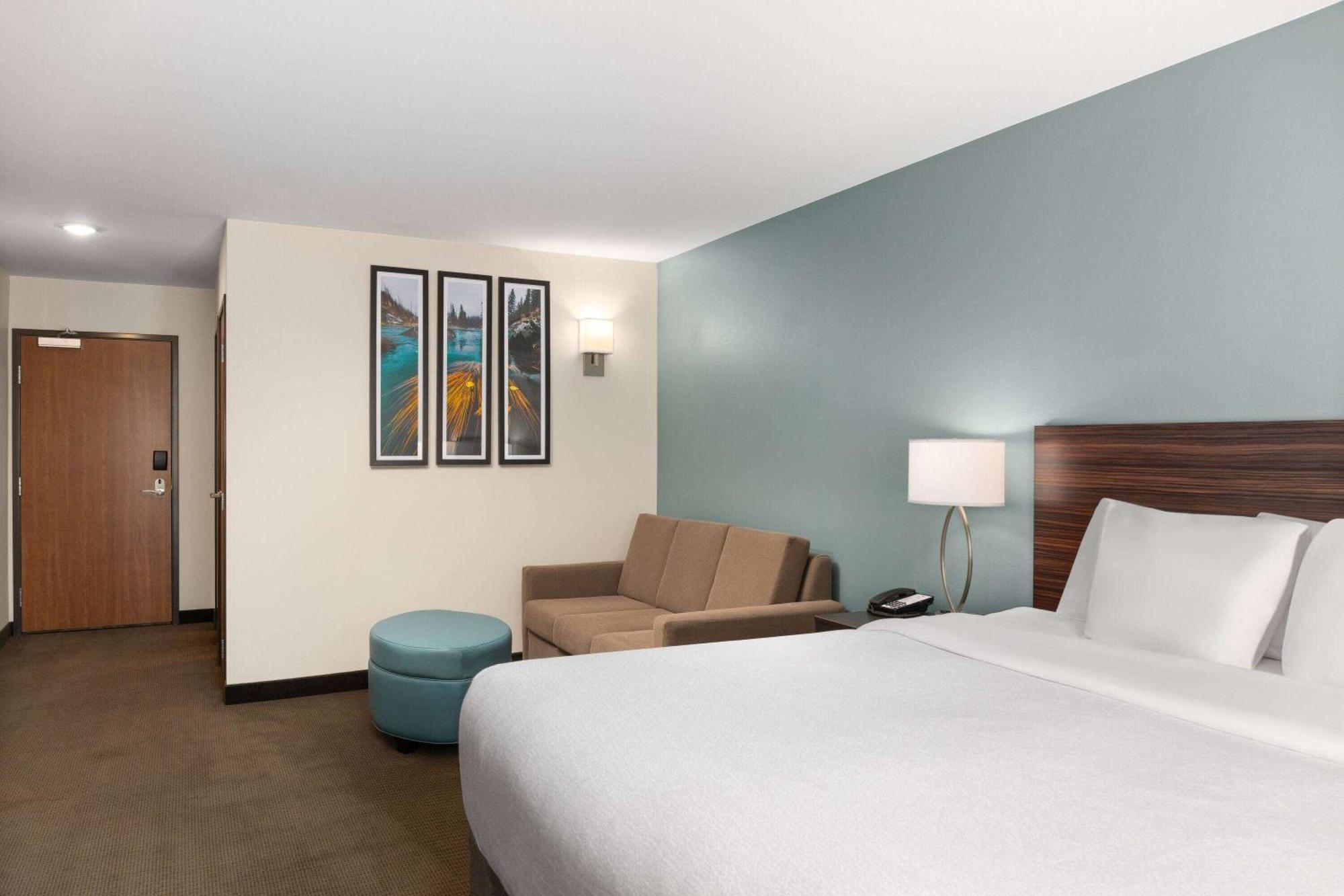 La Quinta Inn & Suites By Wyndham ワナッチー エクステリア 写真