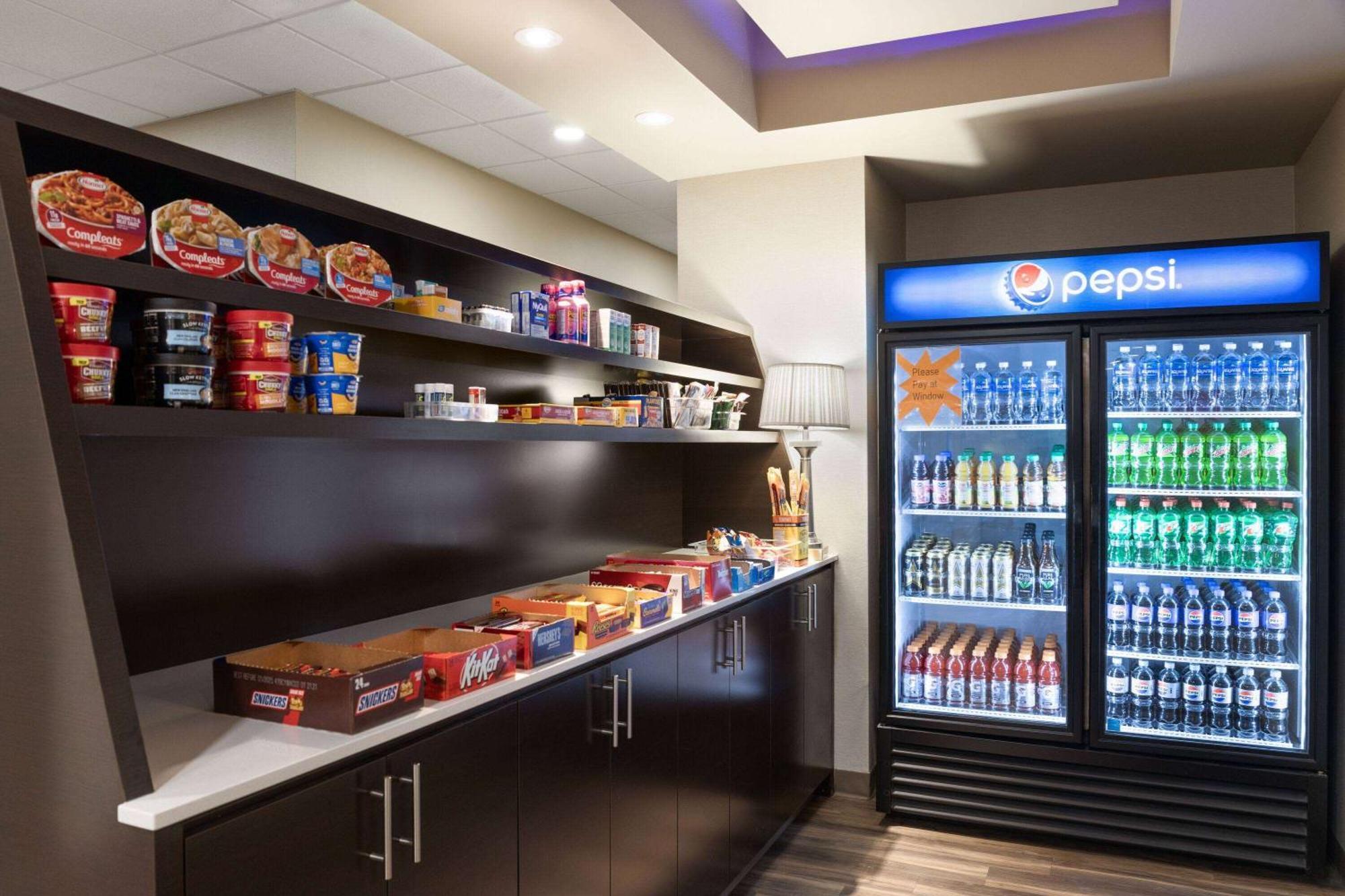 La Quinta Inn & Suites By Wyndham ワナッチー エクステリア 写真