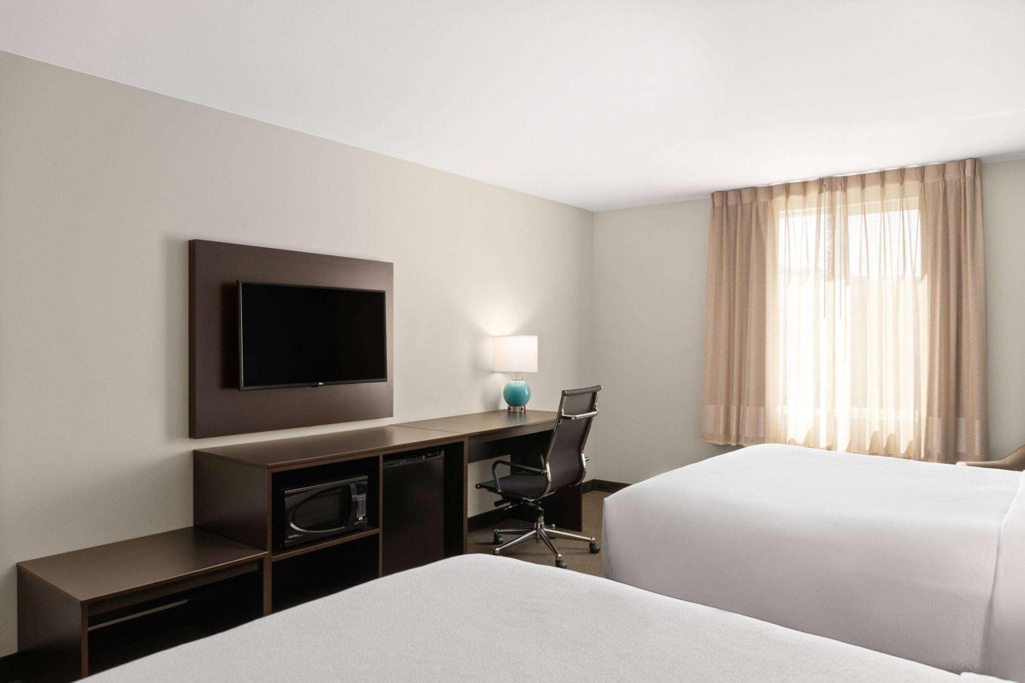 La Quinta Inn & Suites By Wyndham ワナッチー エクステリア 写真