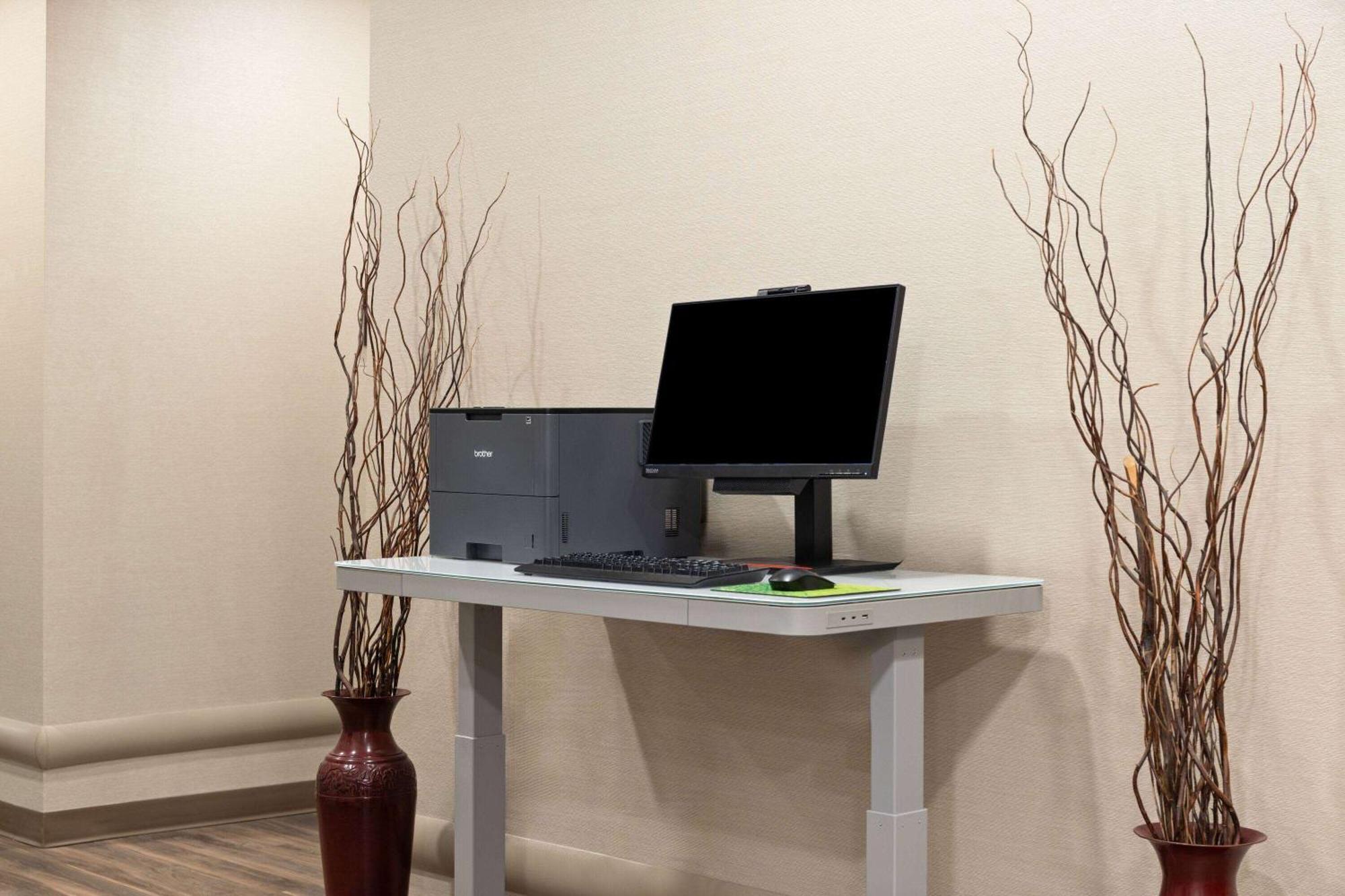 La Quinta Inn & Suites By Wyndham ワナッチー エクステリア 写真
