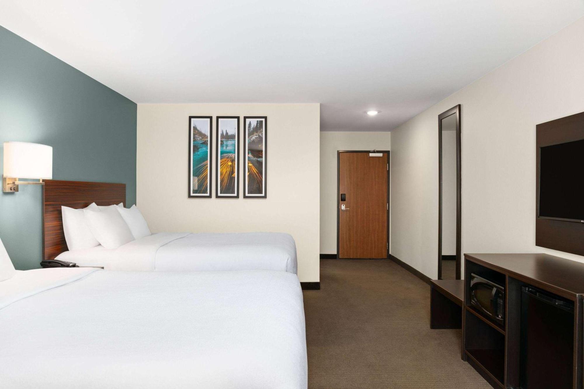 La Quinta Inn & Suites By Wyndham ワナッチー エクステリア 写真