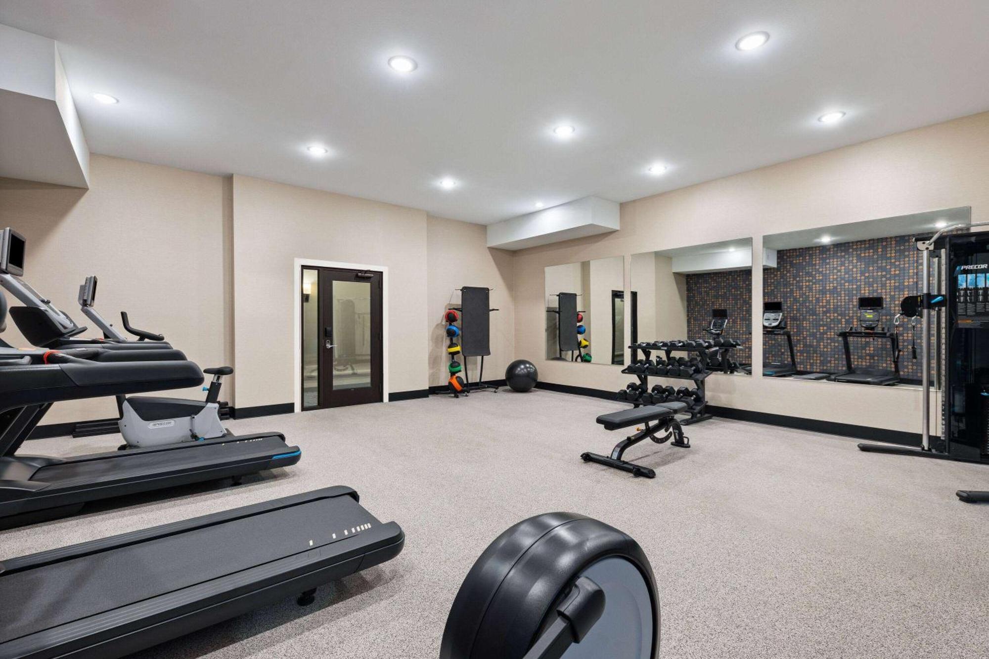 La Quinta Inn & Suites By Wyndham ワナッチー エクステリア 写真