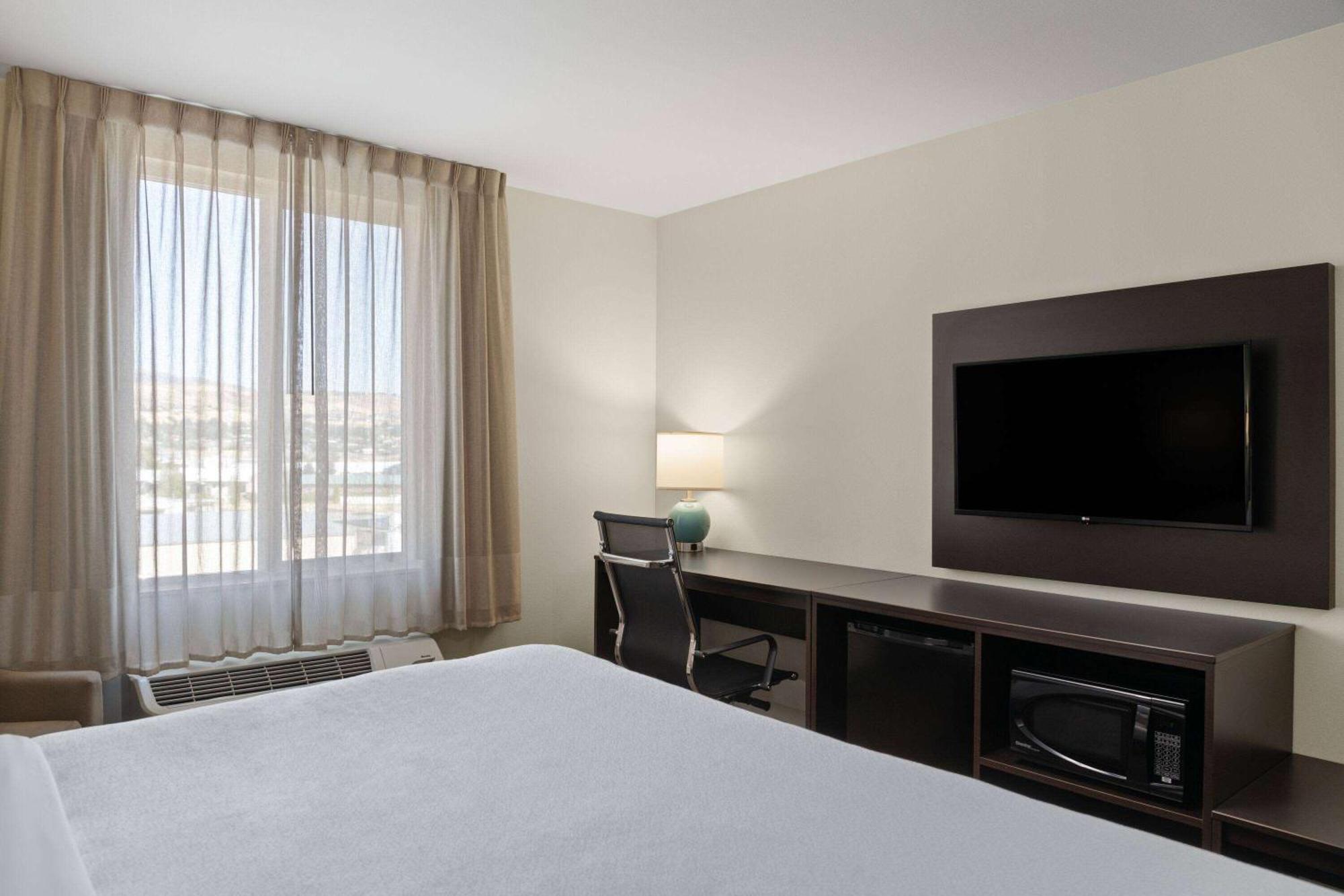 La Quinta Inn & Suites By Wyndham ワナッチー エクステリア 写真