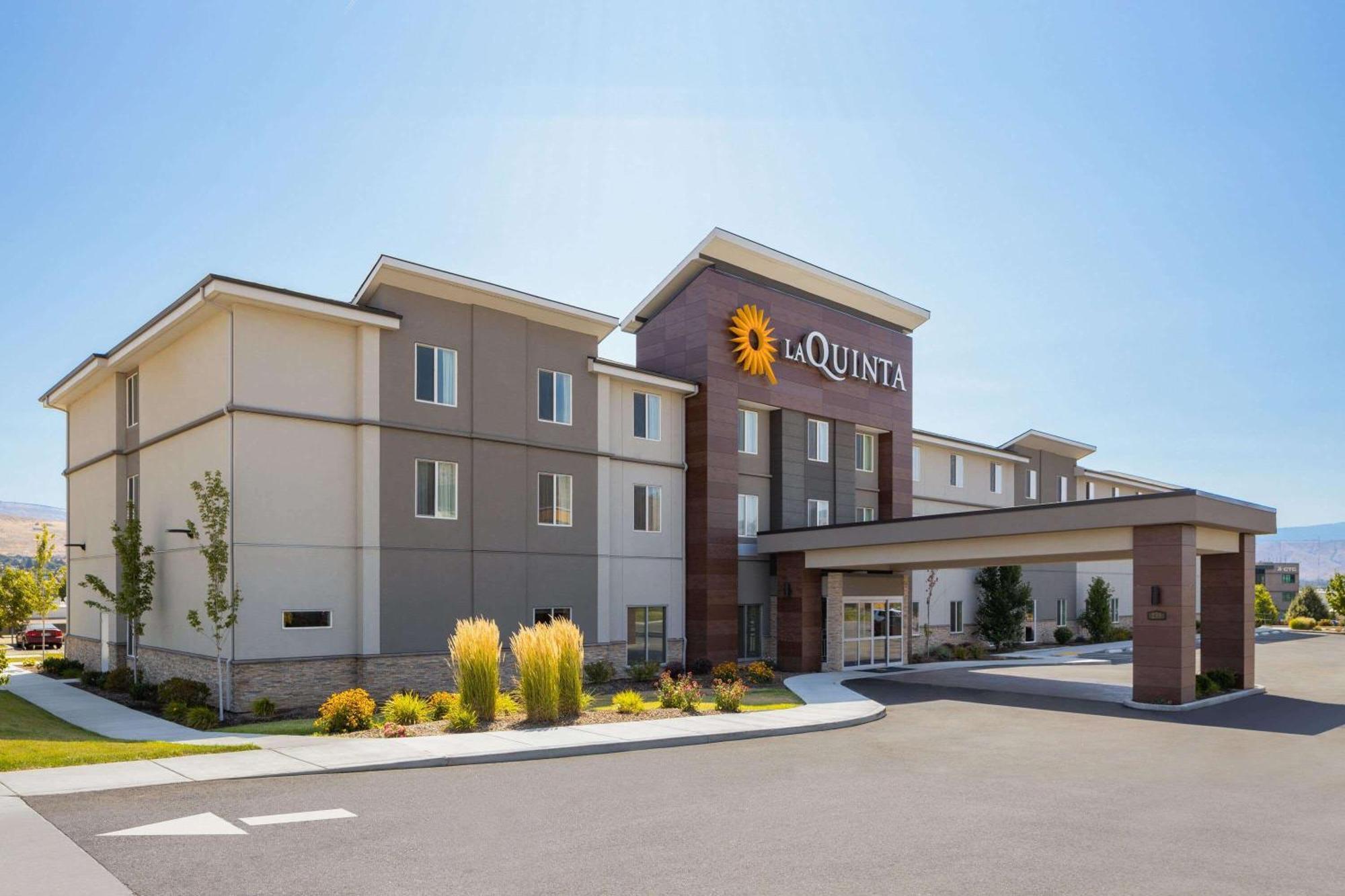 La Quinta Inn & Suites By Wyndham ワナッチー エクステリア 写真