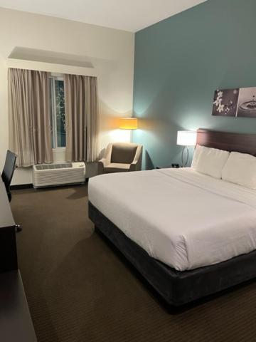 La Quinta Inn & Suites By Wyndham ワナッチー エクステリア 写真